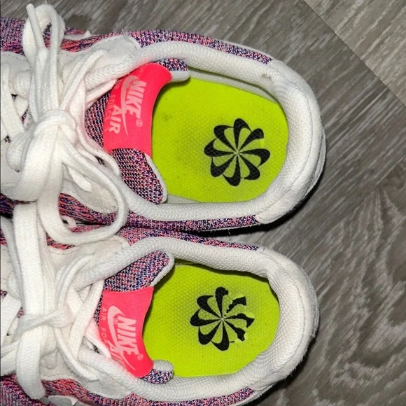 NIKE Pink and White Knit Sneakers - Picture 5 of 6